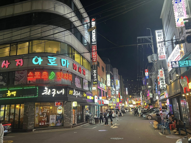 誰說去韓國就一定要吃傳統韓式料理？麻醬麵、雪濃湯、人蔘雞…謝金河大讚韓國巷弄美食「打滿分」