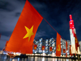 川普對等關稅衝擊！亞洲家具王咬牙撐：利潤像擰乾的毛巾「越南關稅若升至50％，就玩不下去」