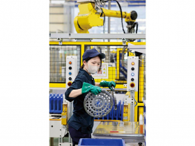 日本企業陷入數位轉型危機！老舊系統拖累競爭力，「2025年懸崖」逼近恐年損12兆日圓，背後藏什麼警訊？