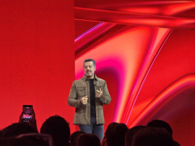 峰會直擊》高通新品齊發推「全球速度最快手機、筆電晶片」  三星、GOOGLE合作夥伴親站台力挺