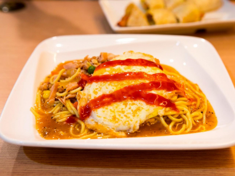 早餐怎麼吃才健康？常見「地雷組合」害血糖飆、餓得快…醫揭「改良版本」：鐵板麵、飯糰安心吃