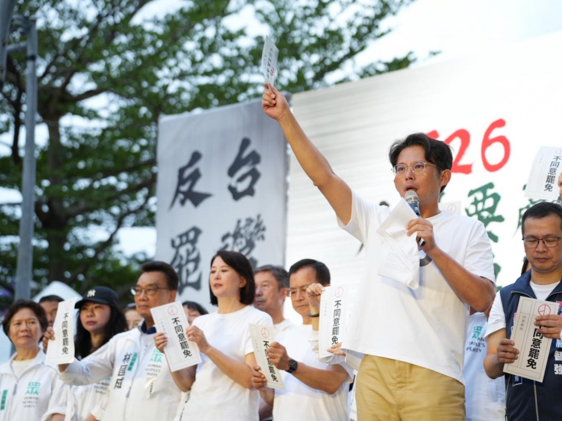 黃國昌被爆「指揮狗仔跟拍」、專門跟監綠營政治人物…王義川喊告到底「狗仔昌你逃不掉了」