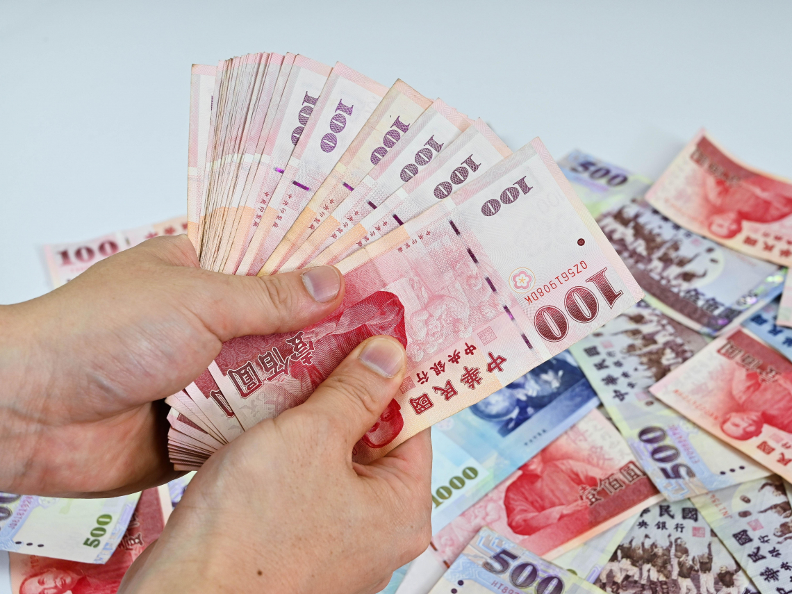 10月發錢了！勞退、勞保年金、國民年金…勞保局15筆入帳接力，領取資格、能領多久？計算公式總整理