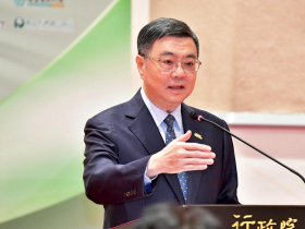 陳駿季哪裡有講「堰塞湖不會潰堤」？卓榮泰拿7頁通訊資料打臉張啓楷：委員只知其一不知其三