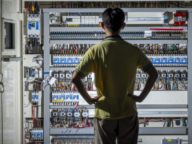 一台印表機失守，整間公司被駭！台灣每秒遭1.5萬次網攻，邊陲連網設備為何淪資安破口？