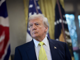 川普凍結260億美元民主黨州經費，目的曝光！美國政府關門，AIT：「盡可能」提供已預約護照簽證服務