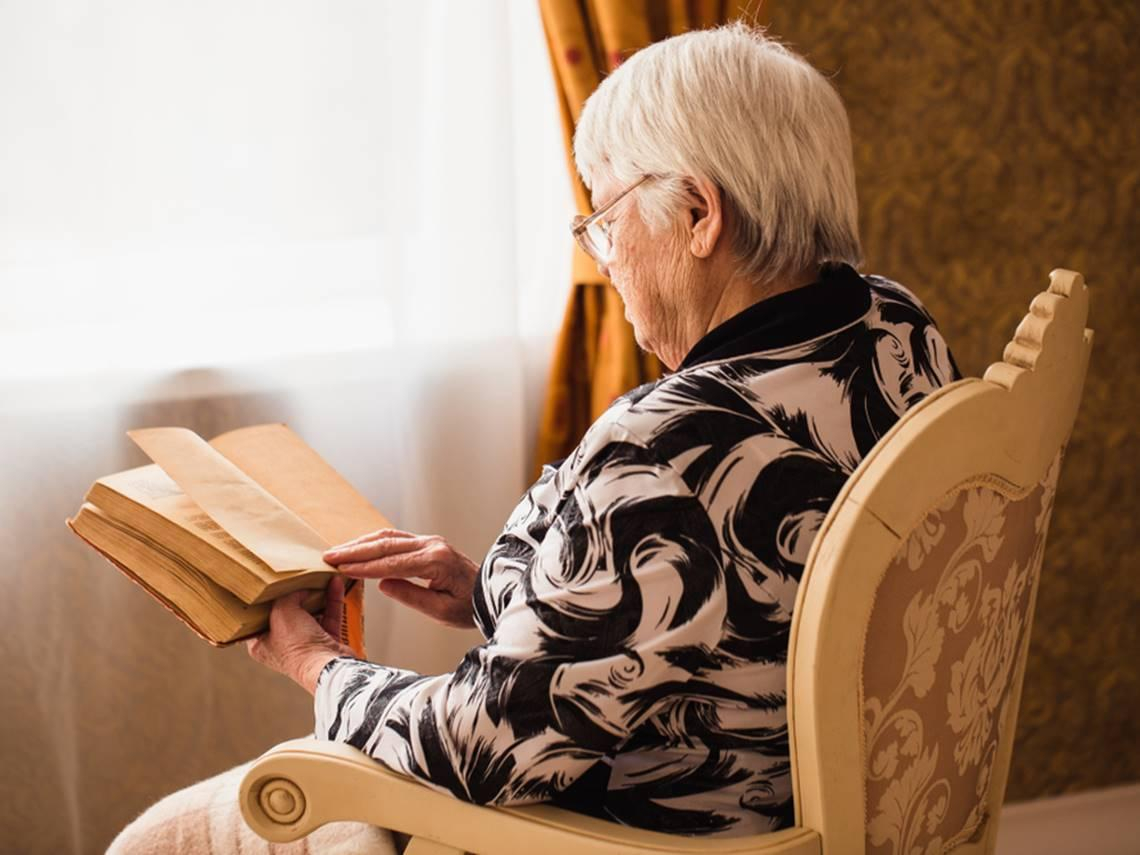 如何快樂長壽？日本113歲超級人瑞的2個秘訣：80歲學畫畫、107歲遊紐約「人生沒有能不能，只有要不要」