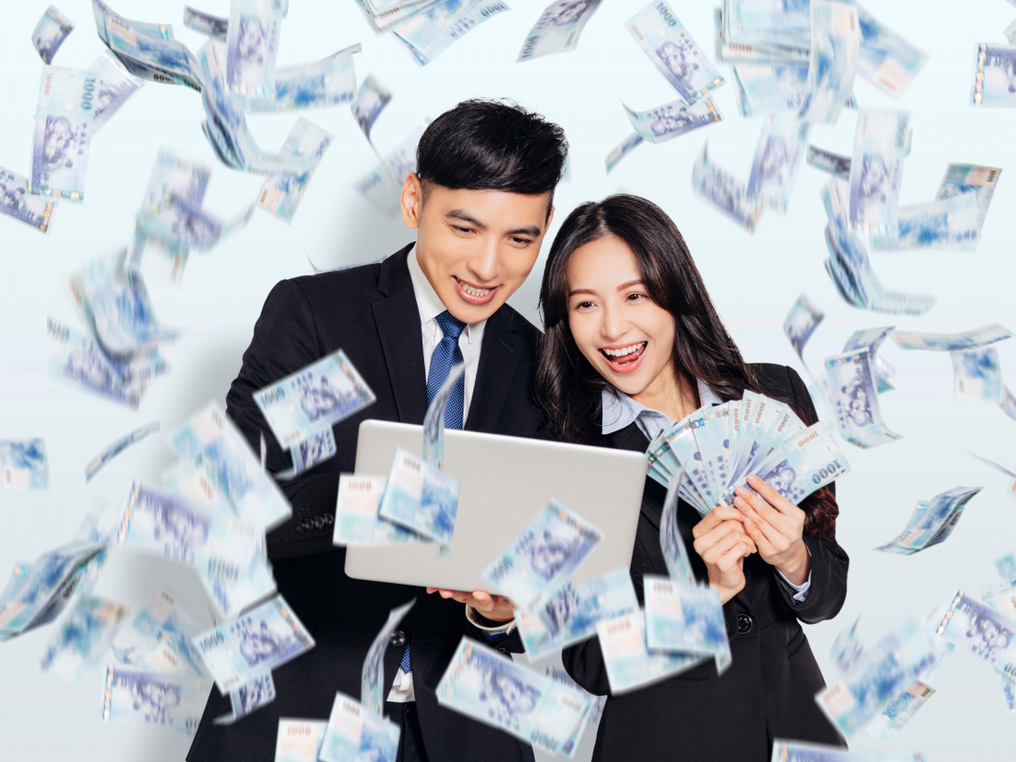 國營鐵飯碗變香了！台電、中油、台糖、台水加薪3.5%，新人起薪上看●萬：撐5年能領「這麼多」