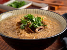 整理包／黑心豬大腸引爆食安危機！阿宗麵線中鏢急發聲…事件經過、受害店家、3.7公噸流向一次看