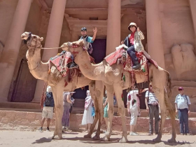 政大退休教授帶72歲帕金森老伴，搭郵輪環遊世界120天：與其留遺產，享受生命才是給子女最好的禮物