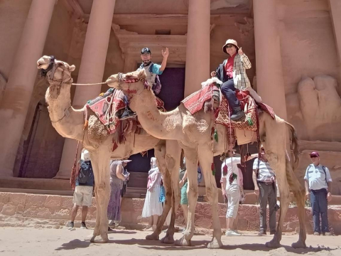 退休教授帶72歲帕金森老伴，搭郵輪環遊世界120天：與其留遺產，享受生命才是給子女最好的禮物