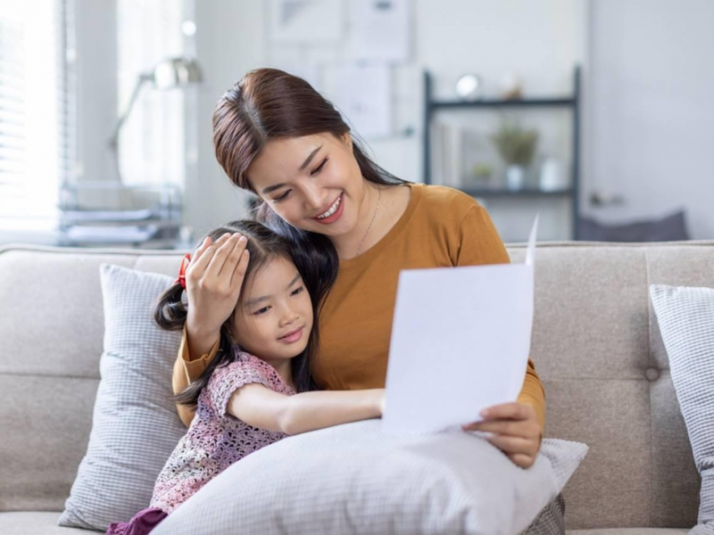 比教孩子聽話更重要的事！年輕時不敢拒絕男生...日本媽媽覺醒：從搔癢遊戲培養女兒說「不」的勇氣