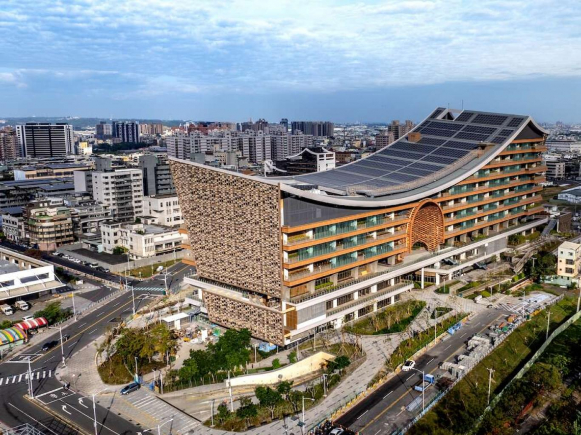 「台鐵便當觀光工廠」可望落腳鳳山車站，主打親子手作！年賣近千萬個便當回歸本業？不敗排骨便當揭密