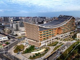 「台鐵便當觀光工廠」可望落腳鳳山車站，主打親子手作！年賣近千萬個便當回歸本業？不敗排骨便當揭密