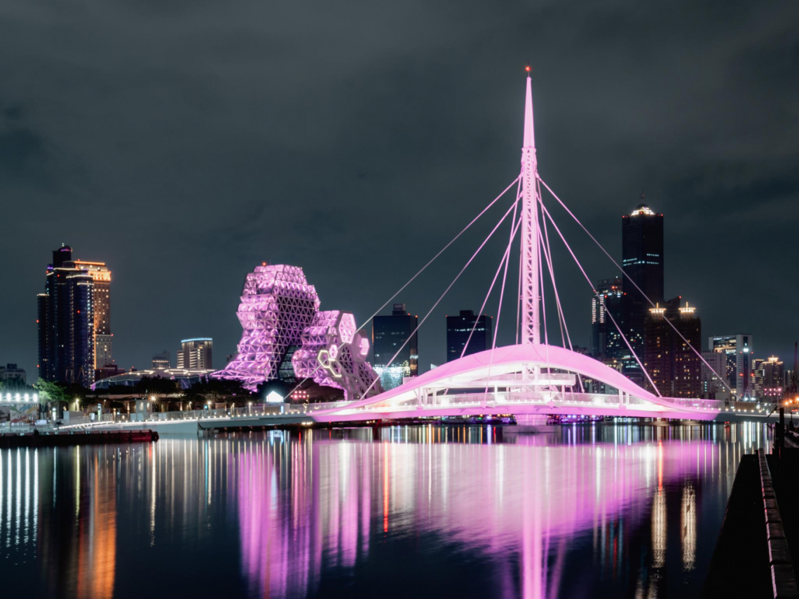 BLACKPINK高雄演唱會來了、應援時間地點曝光！BLIИK號誌燈、6大地標粉紅燈海迎女神，台北快閃店在這裡