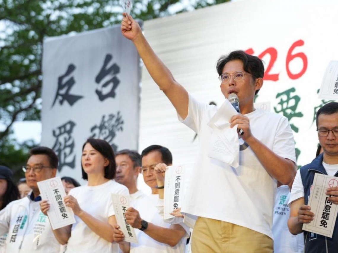 央廣遭駭放五星旗是「內鬼」？爆駭客是被他吸收？學者憂恐被滲透，黃國昌喊編故事，為何不提告這樣說