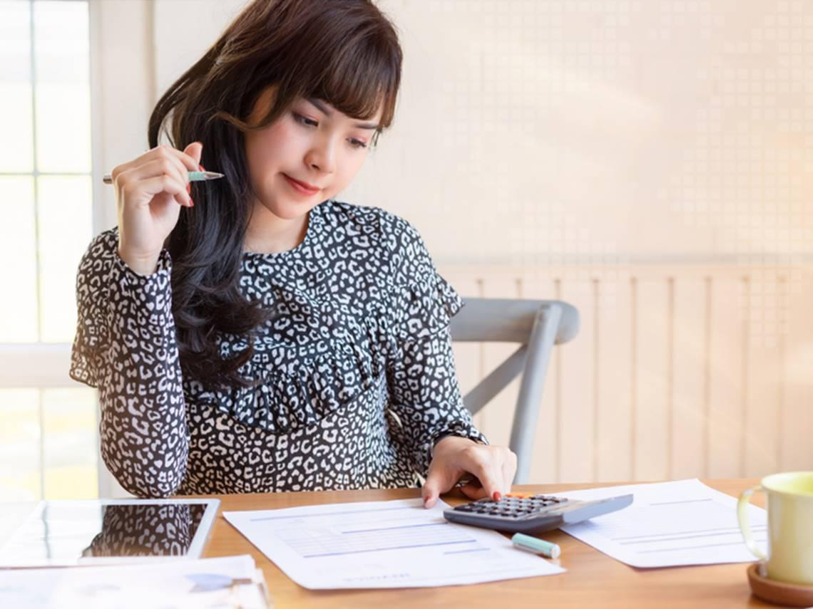 她從領死薪水公務員，翻身38歲財富自由才懂：為什麼「上班賺錢、買房買車犒賞自己」是窮人思維？