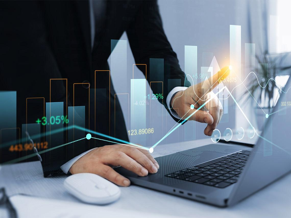 選股教戰 多頭趨勢不變    「股優於債」仍是投資主軸            六大台股名家這樣趨吉避凶