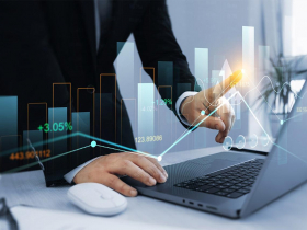 選股教戰 多頭趨勢不變    「股優於債」仍是投資主軸            六大台股名家這樣趨吉避凶