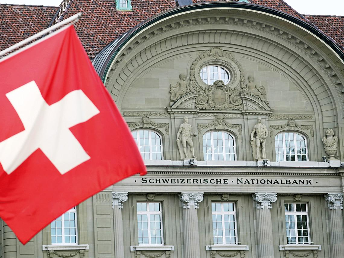 穩健央行的進取示範  瑞士能，台灣能不能？   瑞士央行拿近20％外匯存底買美股