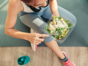 運動後「無糖＋低碳飲食」最好？營養師破解錯誤觀念：想長肌肉不能只靠雞胸肉，「吃錯」全白費