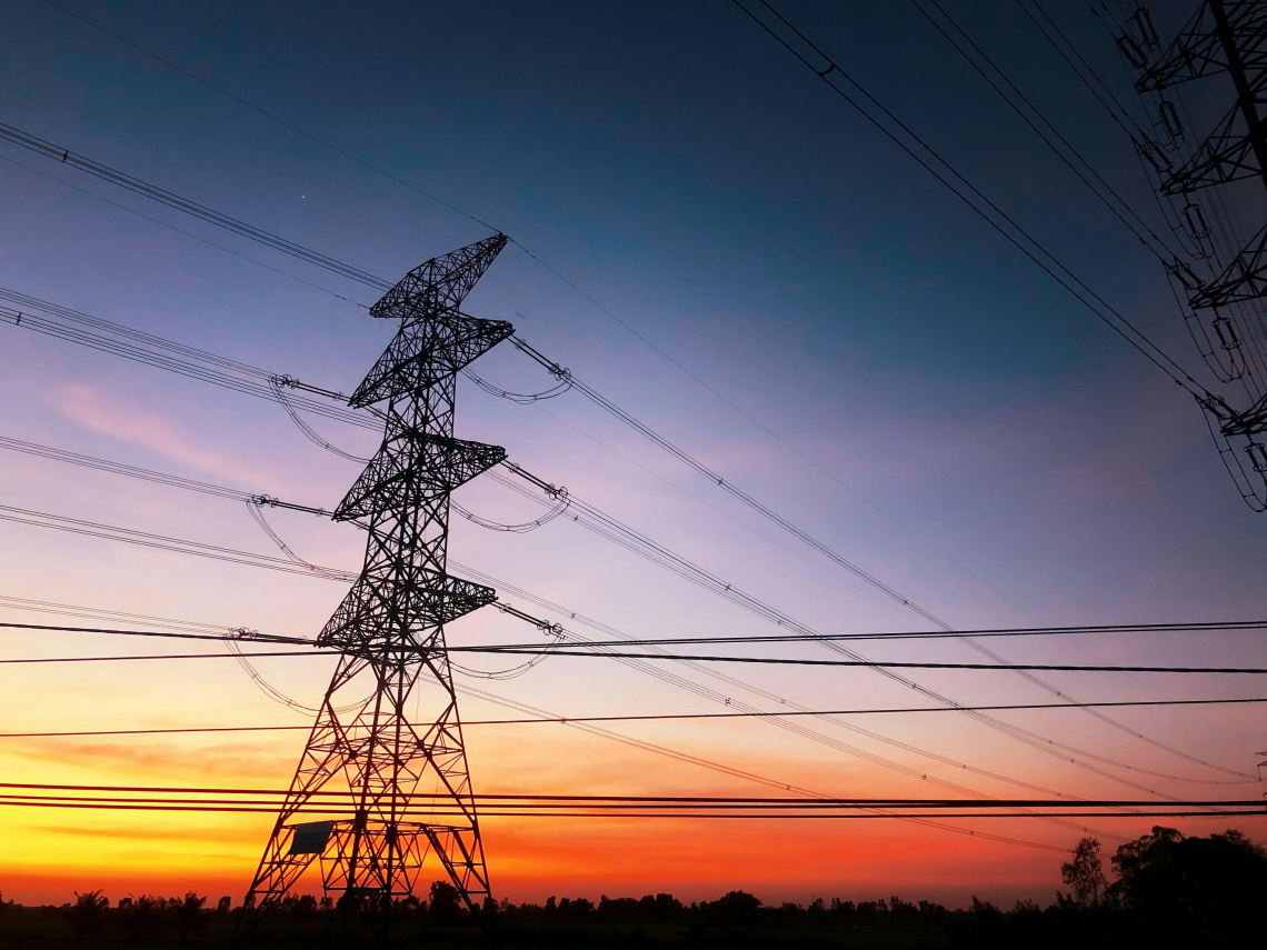 RE100不夠了!全球邁向「全時無碳電力」,研究:台灣5%工商用電達CFE80可省255億、3項綠電成關鍵