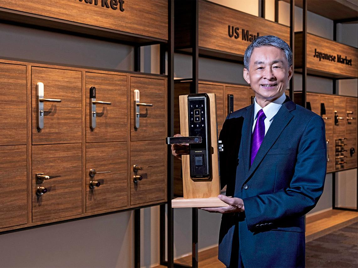 豪宅大門都用它，電子鎖王制霸台灣建案！被德國百年老廠魔鬼訓練，華豫寧拚出高良率、高毛利