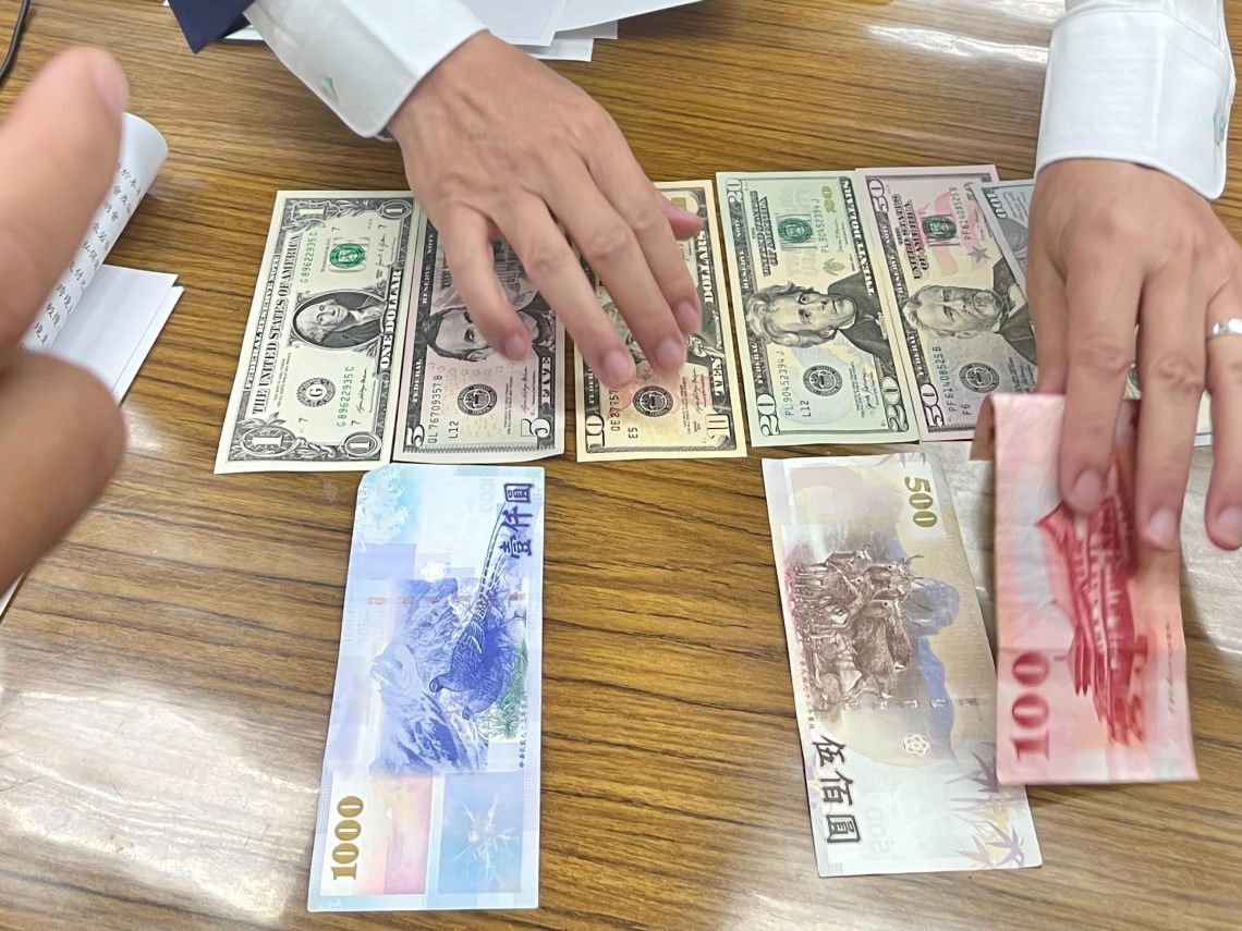 台幣改版等了24年終於來了！最快2年半內發行「會變小張」？普發現金一萬再多一平台，央行總裁親解