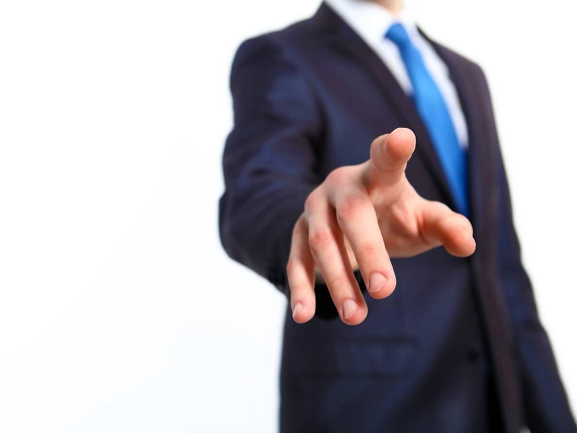 22K小資女翻身27歲當CEO，她花20年才懂：想致富，就不能合群！身價上億有錢人都做這4件「反常事」