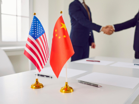 美中貿易談判落幕「完全沒提到台灣」...雙方關稅讓步，中國稀土管制延後1年，還談了什麼？