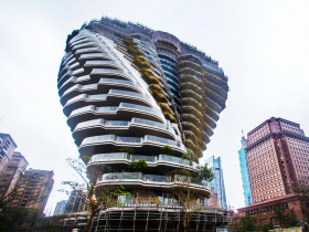 「陶朱隱園」每坪逾390萬創豪宅新紀錄！300萬彭淮南防線已鬆脫？專家4點解讀：房市新天花板是多少？