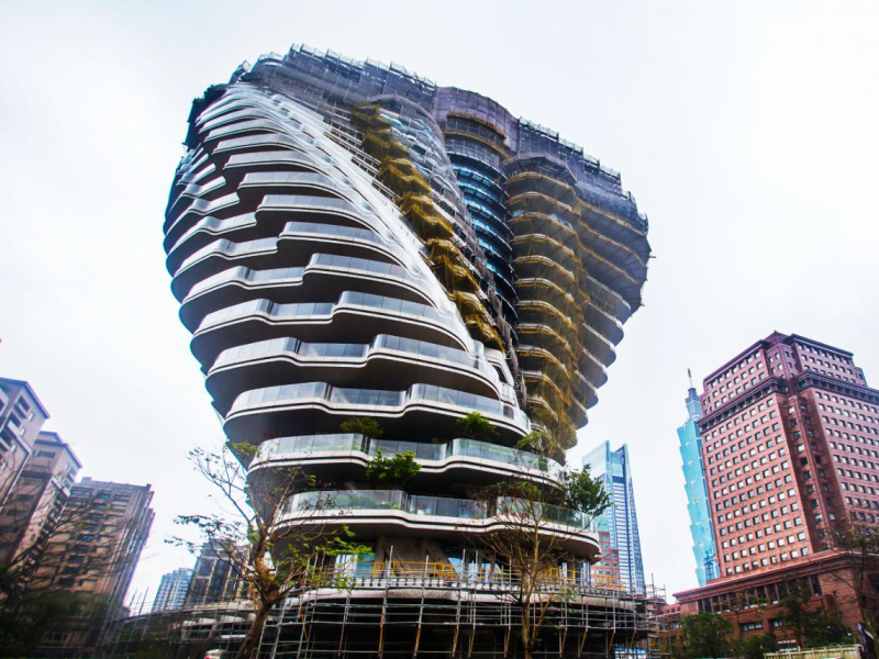 「陶朱隱園」每坪逾390萬創豪宅新紀錄！300萬彭淮南防線已鬆脫？專家4點解讀：房市新天花板是多少？