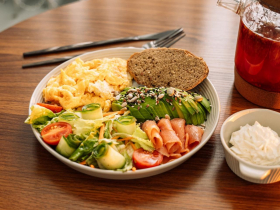 吃爆豆腐、雞胸肉，為何還會「肌少症」？醫揪台灣人1習慣釀「蛋白赤字」：身體沒吸收，腎臟快累死