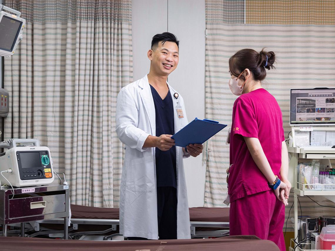 搶救人力荒，醫院出招找退役急診醫兼職！台灣未強制分級醫療，衛福部祭UCC計畫能解決急診壅塞？