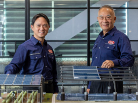 37歲新光鋼少主粟有容接班倒數，營收再戰新高！淡江大橋、iPhone機殼...父子傳承「知難而進」：誓當鋼鐵業Costco