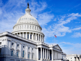 川普對等關稅遭參議院否決，連自家議員都跑票！真的會全球撤回？眾院不投票，最終要看「它」裁決