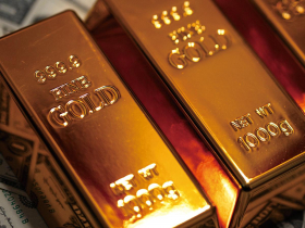 飆破天價4000美元！ 現在還來得及「撿黃金」嗎？ 金價若有回落，可加入資產組合，但不建議大比重配置