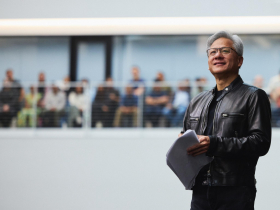 黃仁勳示警中國將打贏AI大戰！晶片技術只落後美國「幾奈秒」：想贏就不能放棄它們這個市場