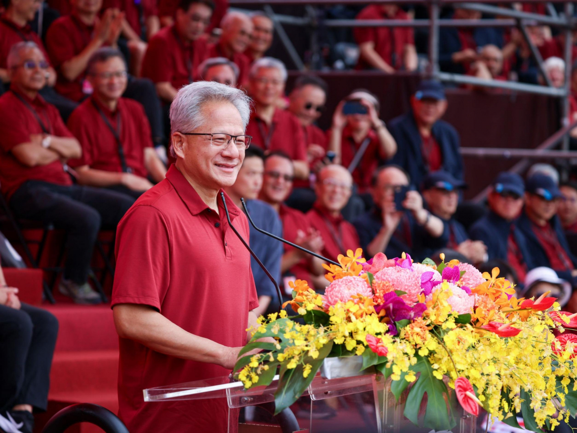 黃仁勳戳破「馬斯克晶圓廠夢」！追上台積電有多難？AI教父：像他這樣聰明的人也「幾乎不可能」