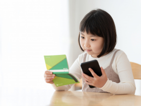 普發一萬11/12入帳，颱風假能拿到？「這類銀行」恐延後…小孩抗議錢被充公沒救，律師親解理由是它