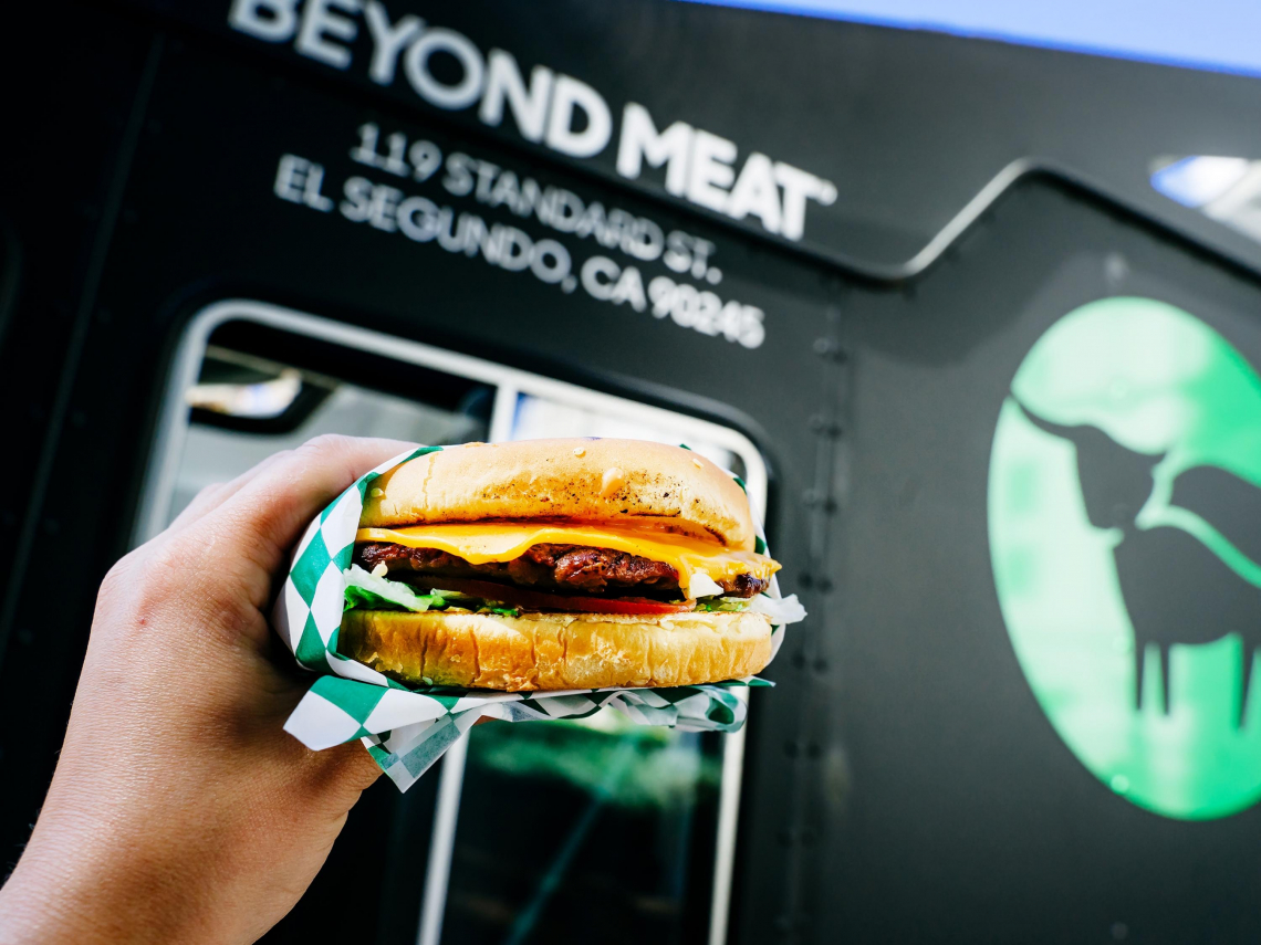 股價3天暴漲逾1350%後，又被打落神壇…這家植物肉公司虧損擴大、展望欠佳，竟是「這口號」拖累的