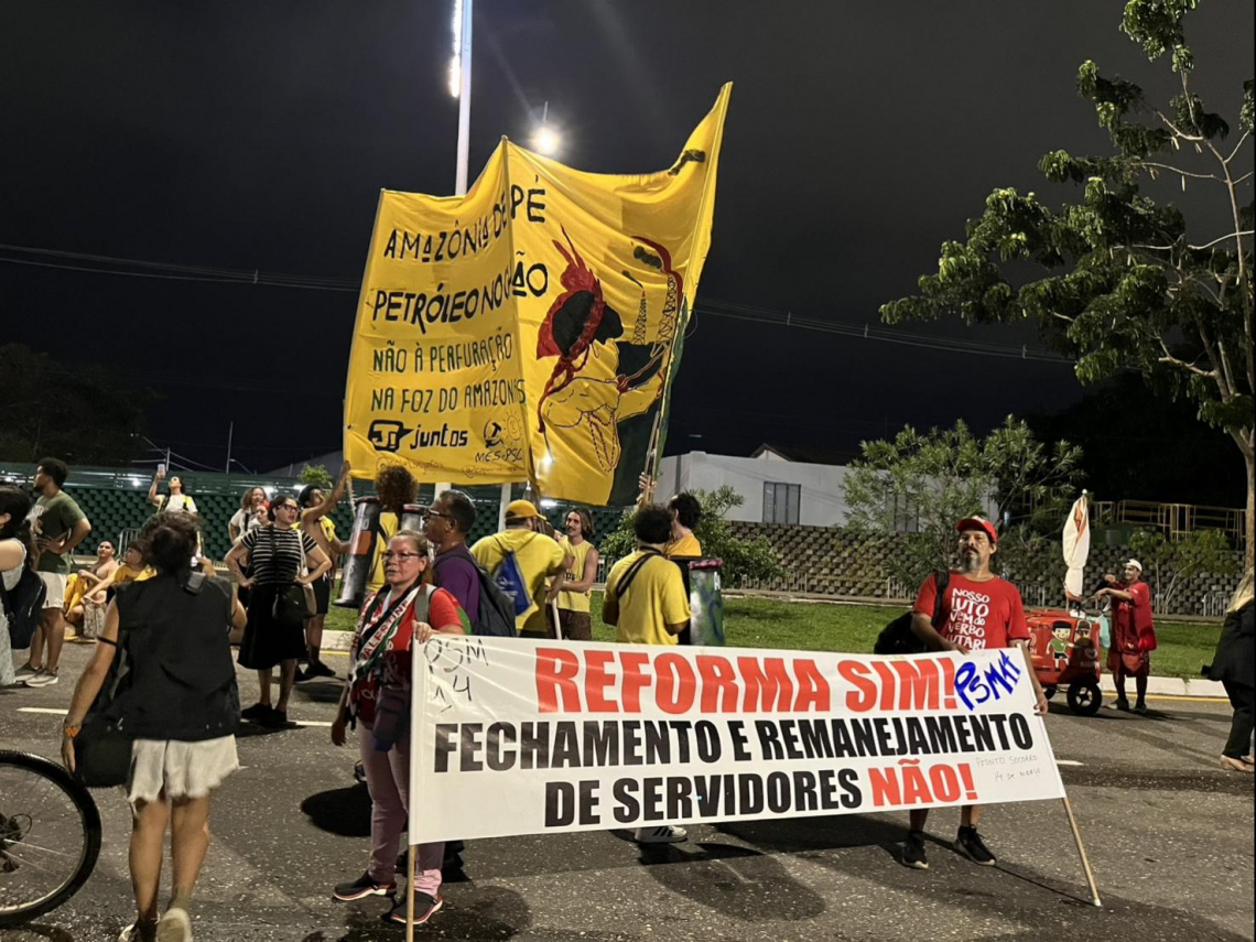 巴西COP30場外直擊！原住民抗議亞馬遜雨林開發，衝撞會場「我們的土地是非賣品」