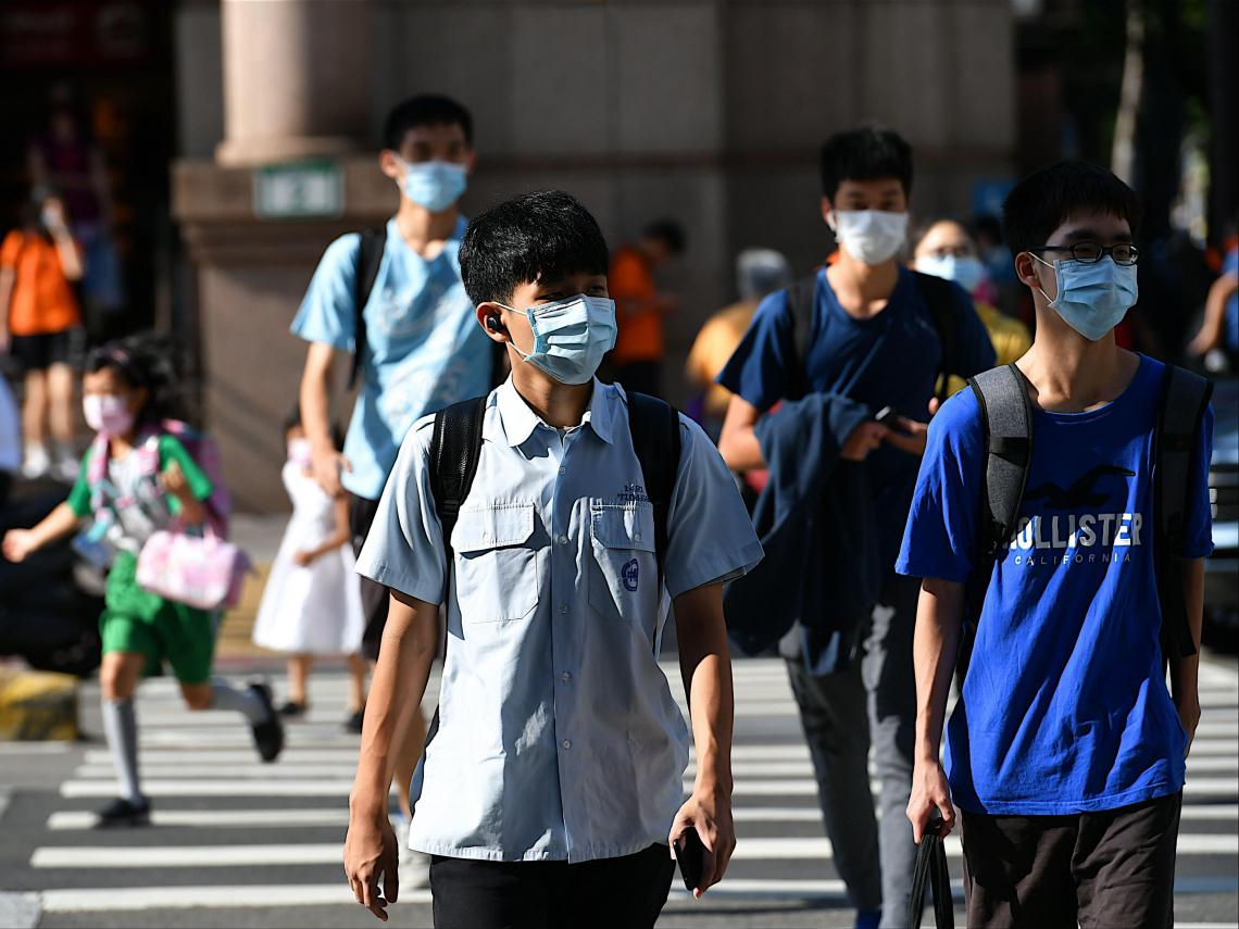 「國高中生10點上課、移除多元課程」破萬人連署！教育部打槍：不宜貿然推動…原因有哪些？