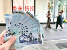 普發一萬引爆親子衝突！孩子控父母「像強盜」揚言提告侵占、ATM前搶錢…兩代戰爭怎解？醫師這麼說