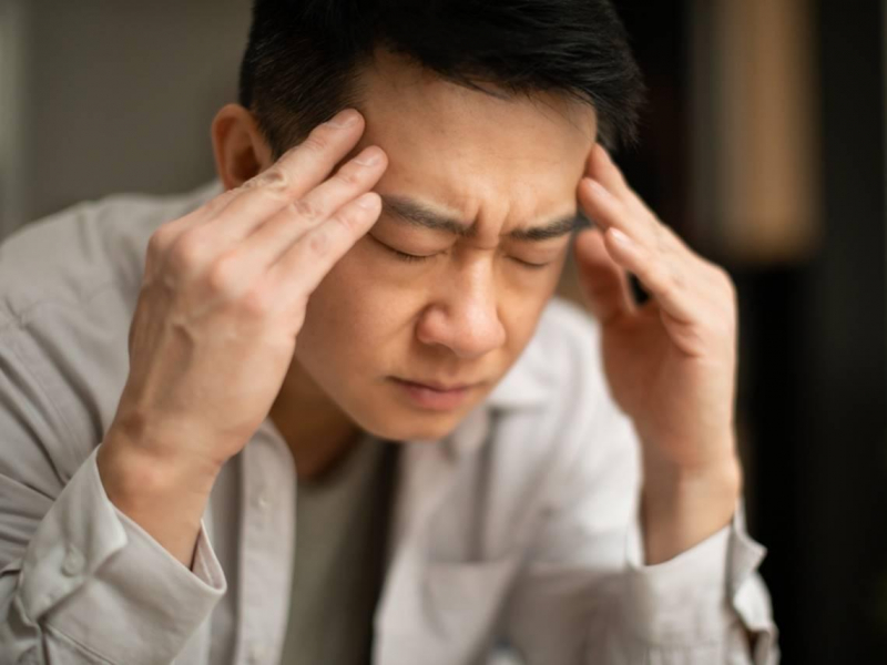 EVE、普拿疼、Advil...頭痛吃什麼藥最有效？一家五口都偏頭痛、頭痛權威王署君：止痛藥這樣吃「效果差很多」