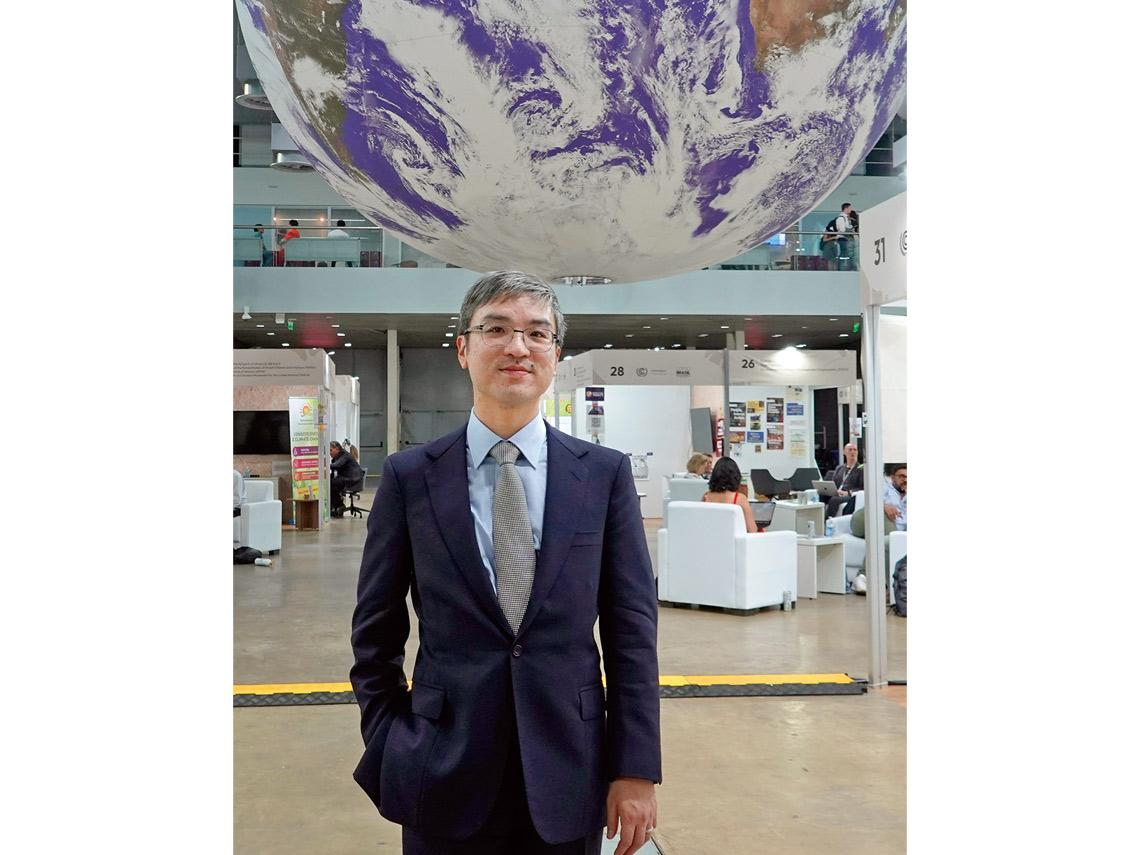 南山尹崇堯現場觀察 非洲霍亂惡化、祕魯濫採礦…給他啟發 救助氣候災民  壽險業新必修