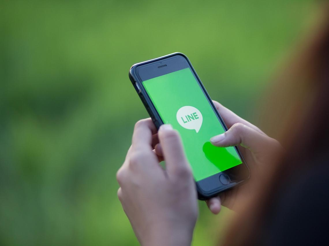 iPhone用戶注意了！LINE傳讀取異常災情，官方曝1招解決卡頓，若遇使用問題這管道求助最快