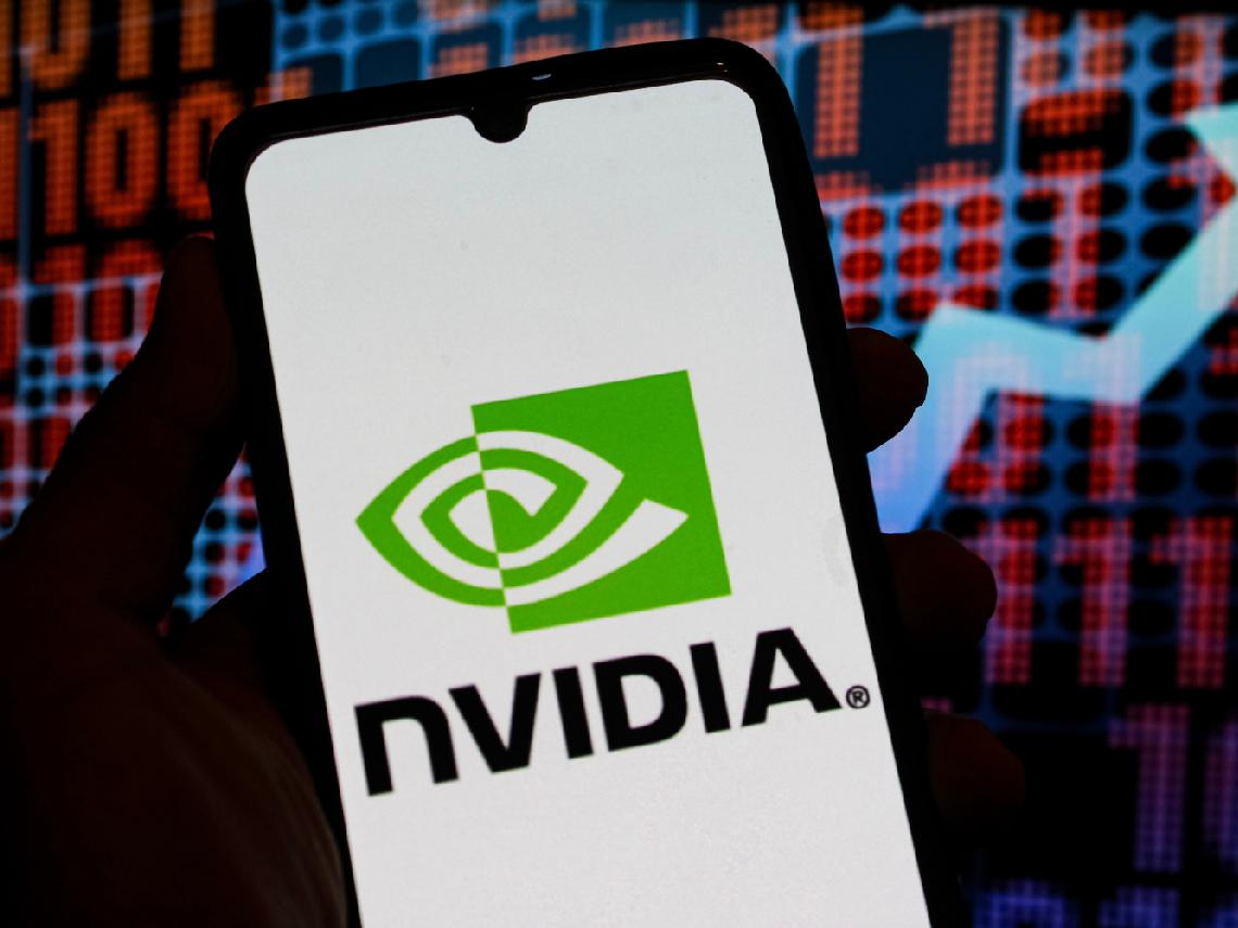 Nvidia財報報喜！除了台積電，哪些台廠受惠？欣興電、華邦電...14檔「AI錯殺股」出列，這3檔「安心抱到2026」