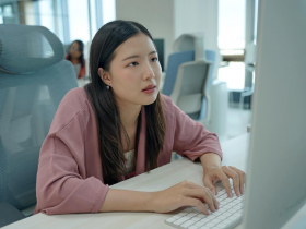 年底到了，公司暗示「給你面子、自願離職」怎麼辦？最大化資遣費與失業給付，勞工必看5大自保原則