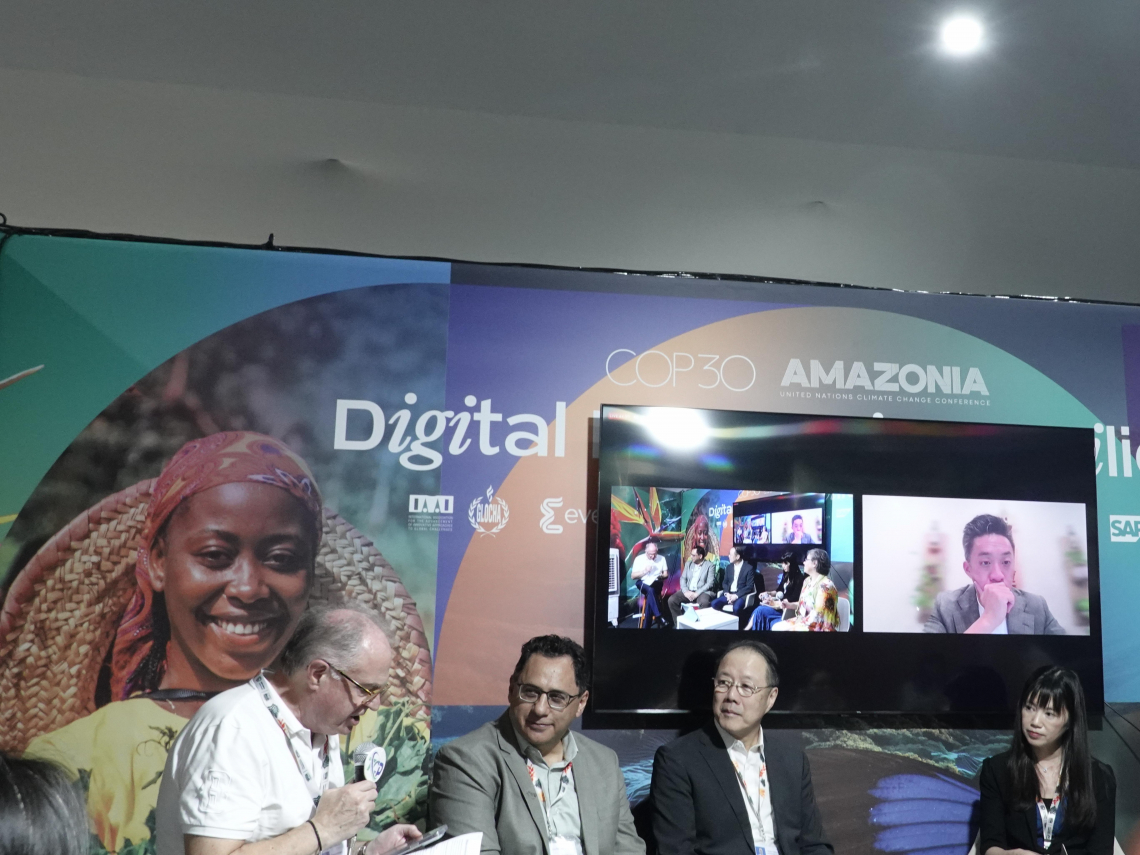 COP30現場》從全球第一顆LED號誌燈，到土石流預警系統...打造綠色科技島，台灣科技業的永續解方